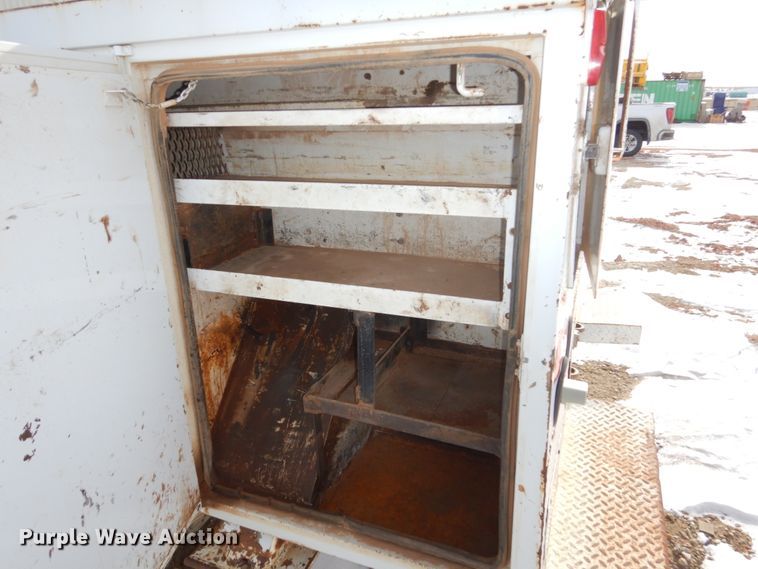 image for item FU9137 2000 Ford F650 Super Duty bucket truck