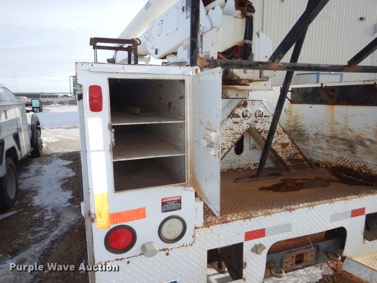 image for item FU9137 2000 Ford F650 Super Duty bucket truck