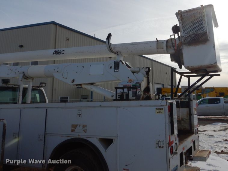 image for item FU9137 2000 Ford F650 Super Duty bucket truck