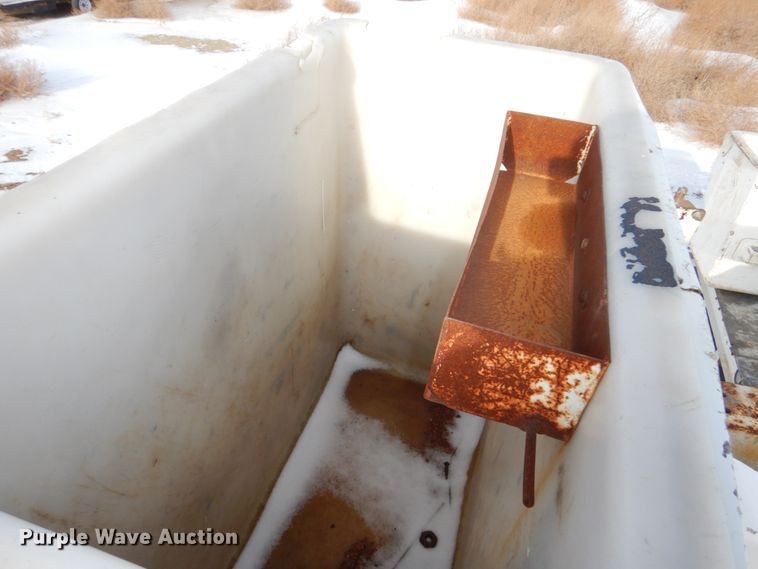 image for item FU9137 2000 Ford F650 Super Duty bucket truck