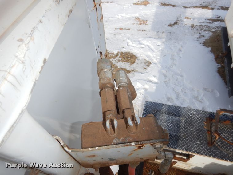 image for item FU9137 2000 Ford F650 Super Duty bucket truck