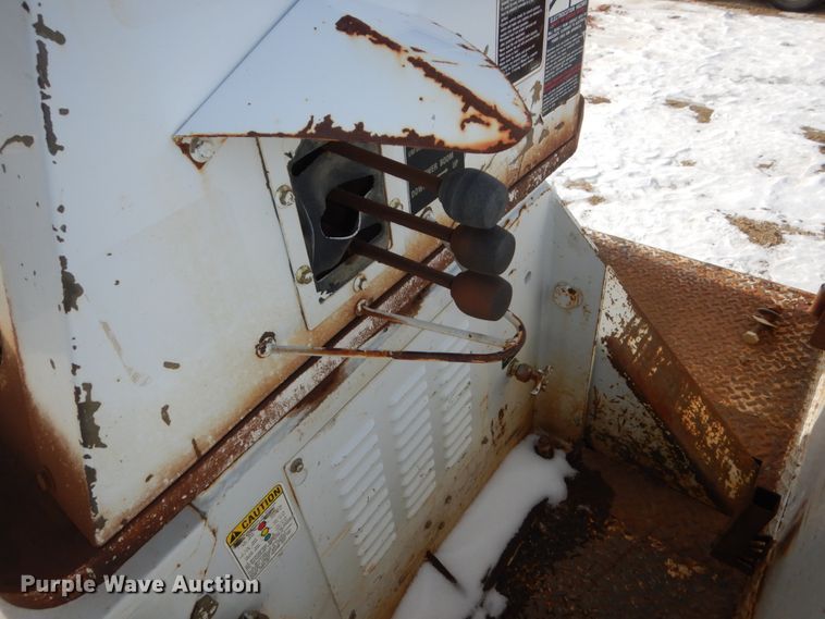 image for item FU9137 2000 Ford F650 Super Duty bucket truck