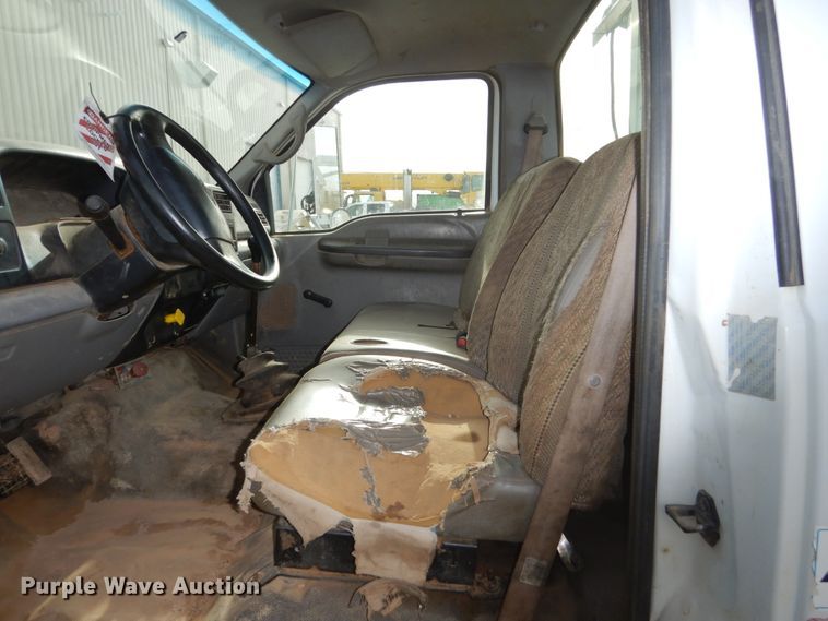 image for item FU9137 2000 Ford F650 Super Duty bucket truck