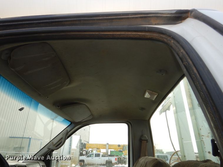 image for item FU9137 2000 Ford F650 Super Duty bucket truck