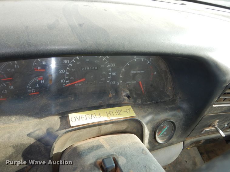 image for item FU9137 2000 Ford F650 Super Duty bucket truck