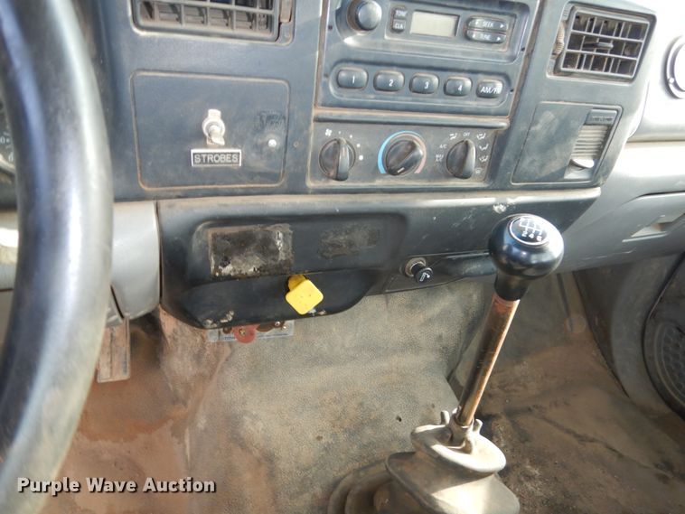 image for item FU9137 2000 Ford F650 Super Duty bucket truck