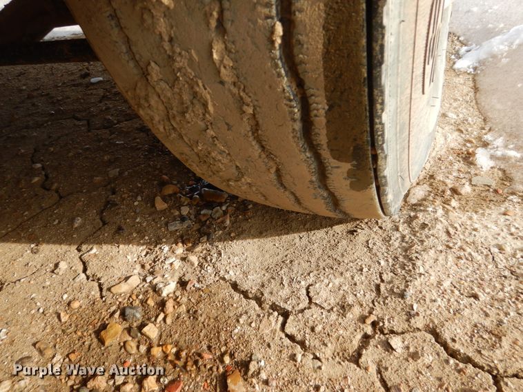 image for item FU9137 2000 Ford F650 Super Duty bucket truck