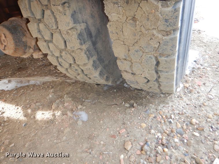 image for item FU9137 2000 Ford F650 Super Duty bucket truck