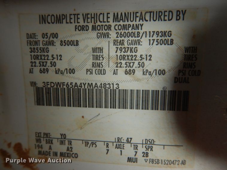 image for item FU9137 2000 Ford F650 Super Duty bucket truck