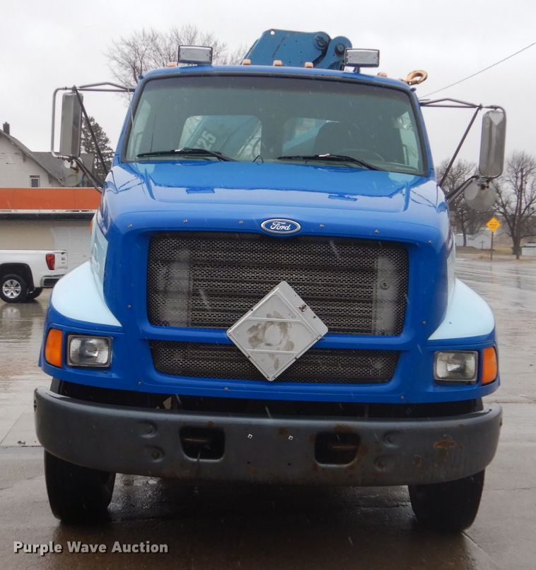 image for item FX9011 1997 Ford Louisville L8000 crane truck