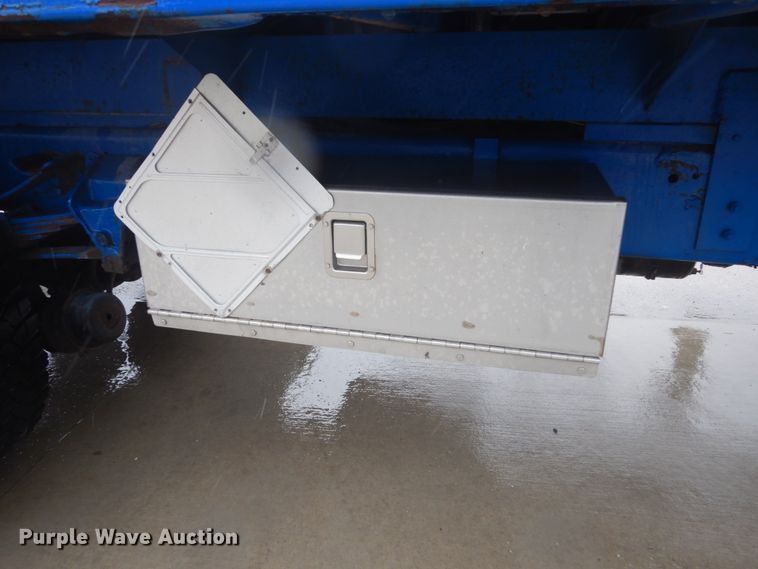 image for item FX9011 1997 Ford Louisville L8000 crane truck