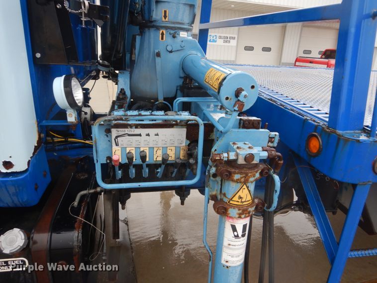 image for item FX9011 1997 Ford Louisville L8000 crane truck