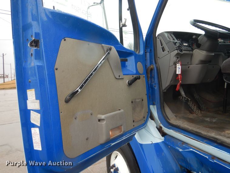 image for item FX9011 1997 Ford Louisville L8000 crane truck