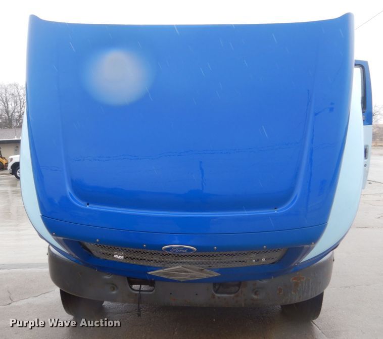 image for item FX9011 1997 Ford Louisville L8000 crane truck