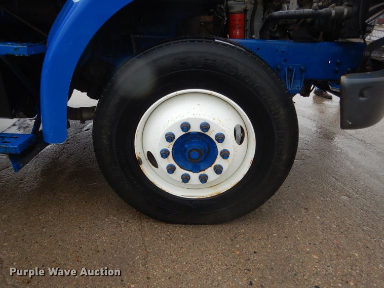 image for item FX9011 1997 Ford Louisville L8000 crane truck