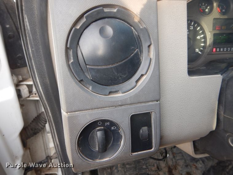 image for item FX9019 2008 Ford F250 Super Duty  Crew Cab pickup truck