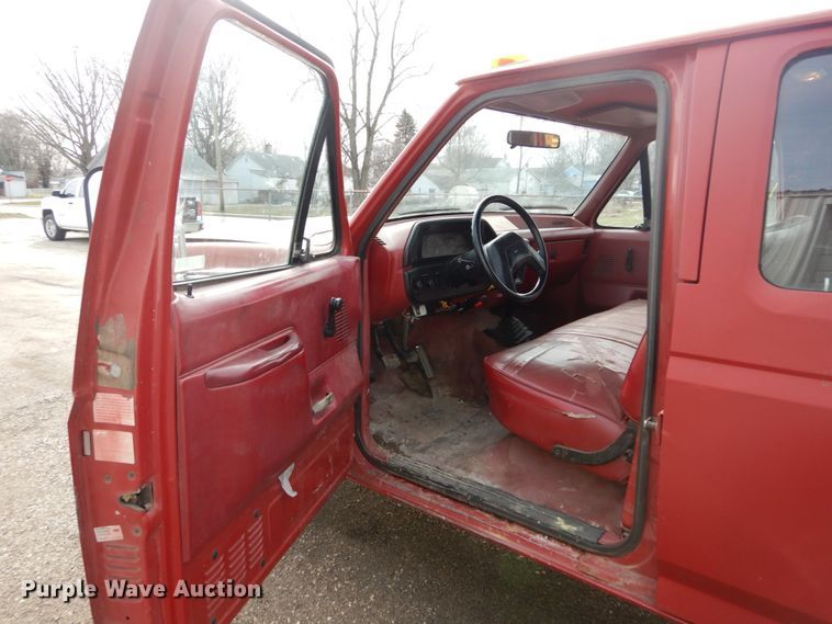 image for item GB9830 1988 Ford F350  Crew Cab flatbed pickup truck