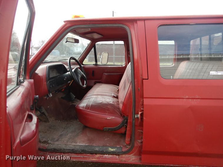 image for item GB9830 1988 Ford F350  Crew Cab flatbed pickup truck