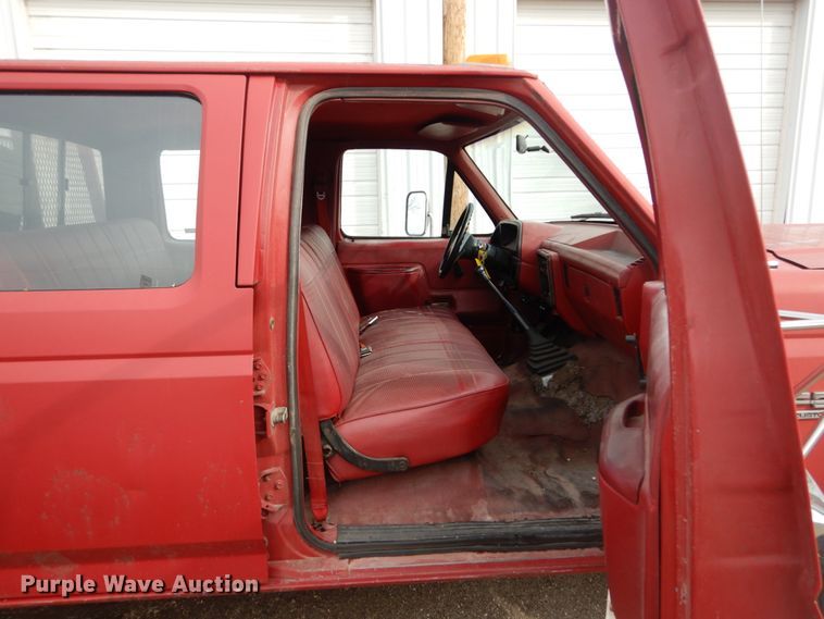 image for item GB9830 1988 Ford F350  Crew Cab flatbed pickup truck