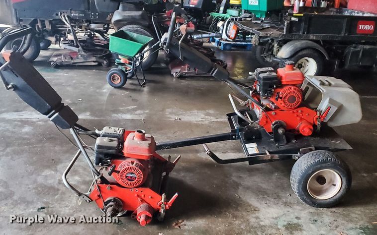 image for item GB9856 2005 Jacobsen Green King 518 greensmower