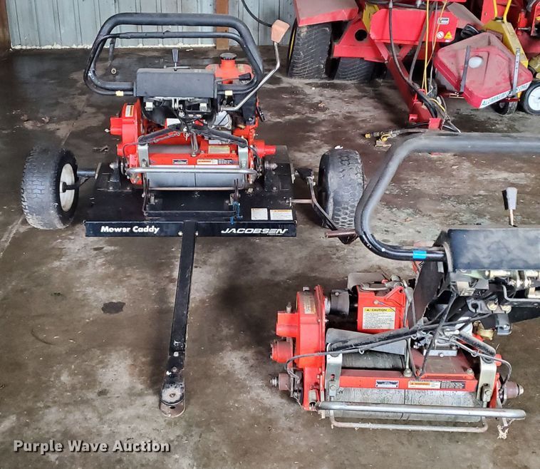 image for item GB9856 2005 Jacobsen Green King 518 greensmower