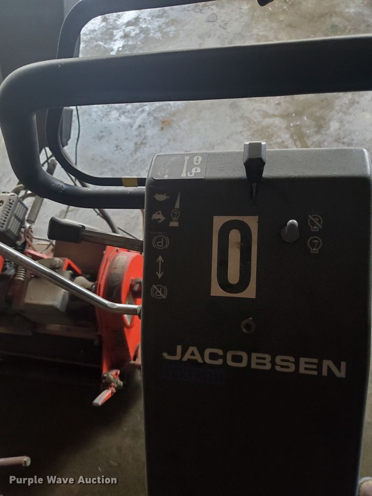 image for item GB9856 2005 Jacobsen Green King 518 greensmower