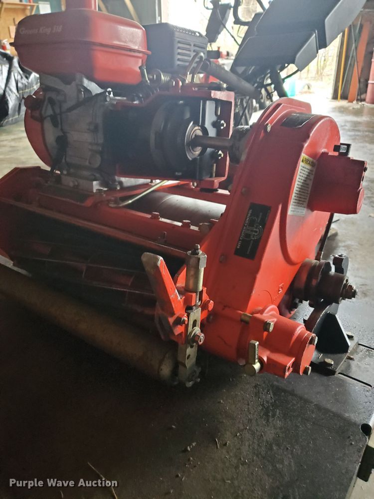 image for item GB9856 2005 Jacobsen Green King 518 greensmower