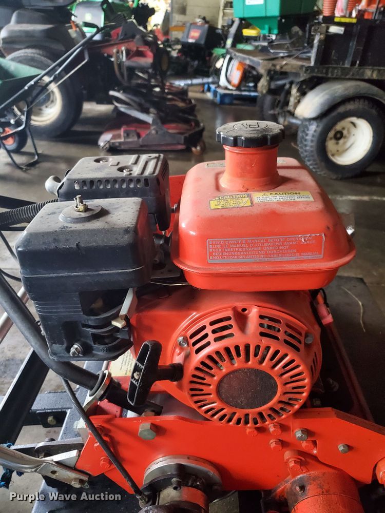 image for item GB9856 2005 Jacobsen Green King 518 greensmower