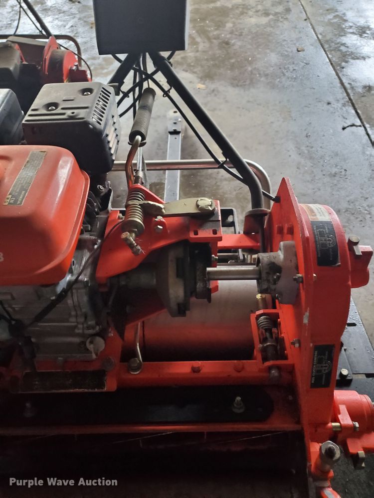 image for item GB9856 2005 Jacobsen Green King 518 greensmower