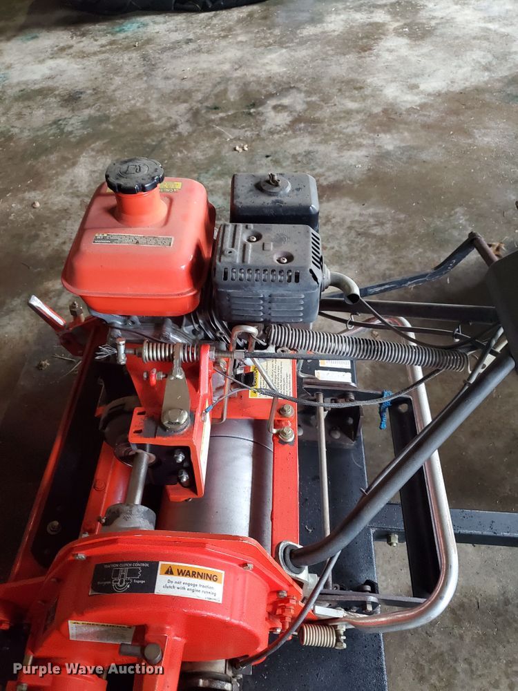 image for item GB9856 2005 Jacobsen Green King 518 greensmower