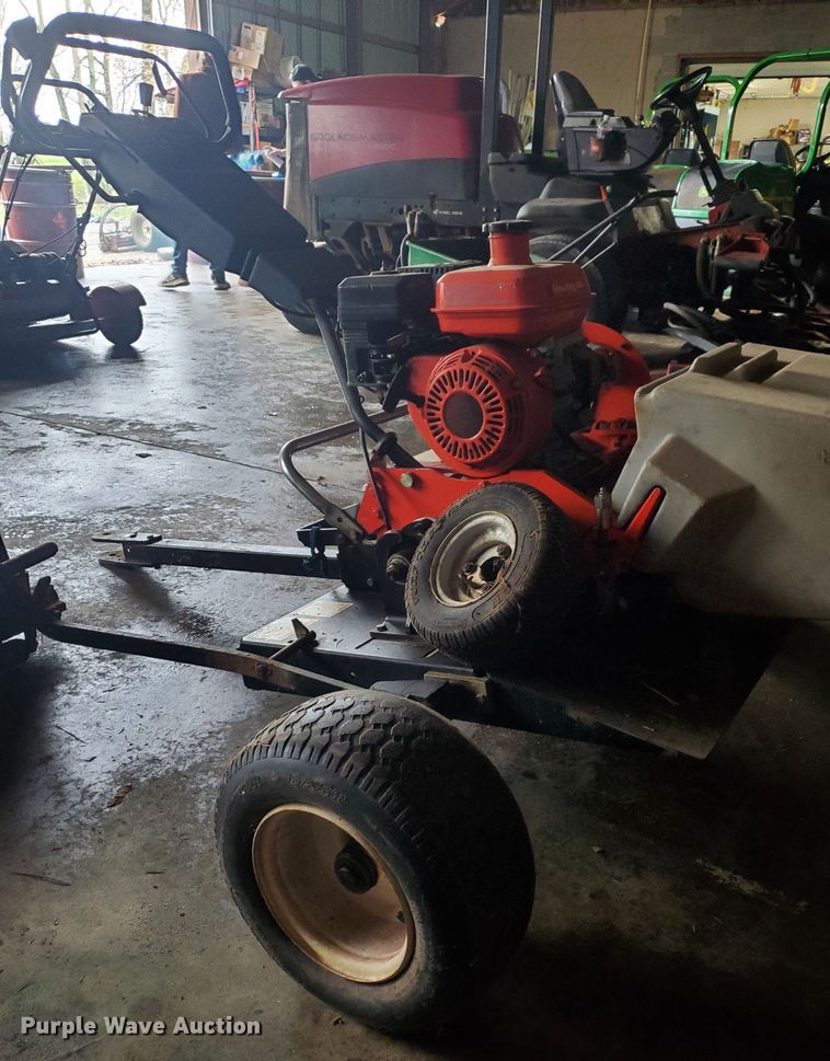 image for item GB9856 2005 Jacobsen Green King 518 greensmower