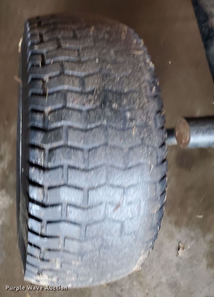 image for item GB9856 2005 Jacobsen Green King 518 greensmower