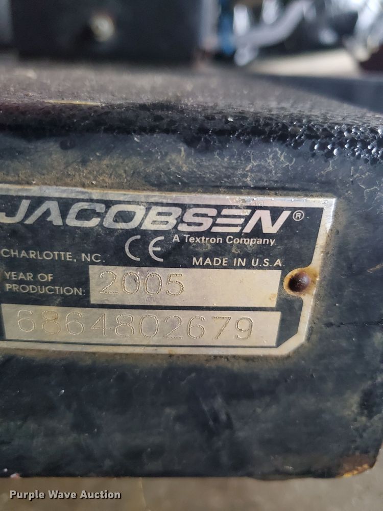 image for item GB9856 2005 Jacobsen Green King 518 greensmower