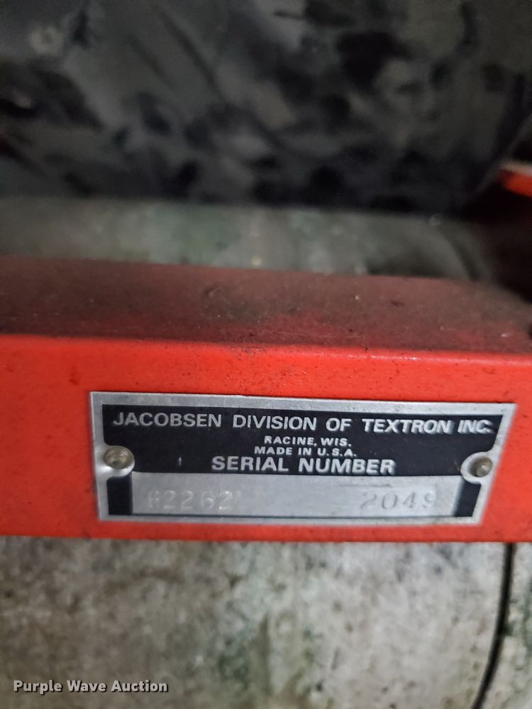 image for item GB9856 2005 Jacobsen Green King 518 greensmower