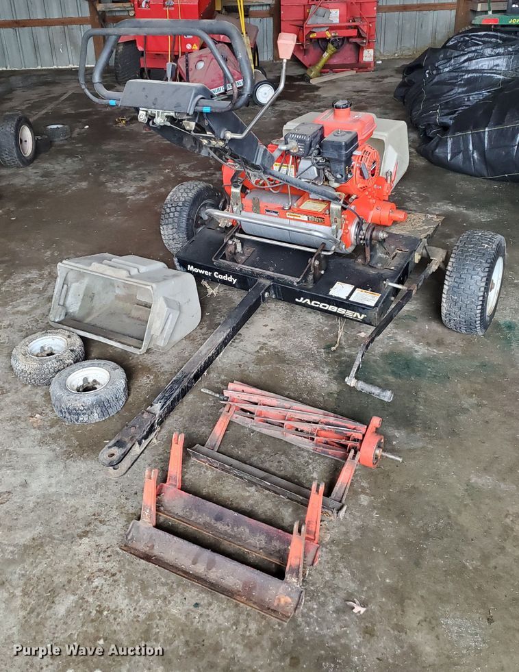 image for item GB9857 2005 Jacobsen Green King 518 greensmower