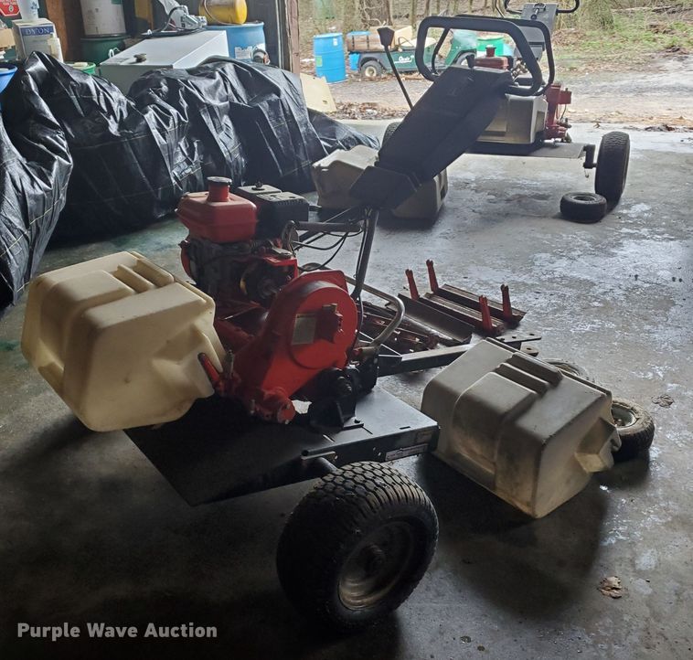 image for item GB9857 2005 Jacobsen Green King 518 greensmower