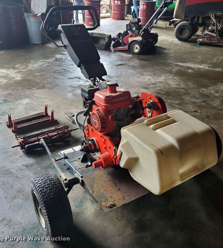 image for item GB9857 2005 Jacobsen Green King 518 greensmower