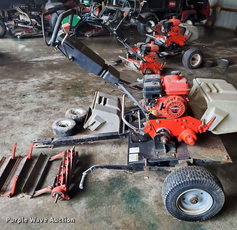 image for item GB9857 2005 Jacobsen Green King 518 greensmower