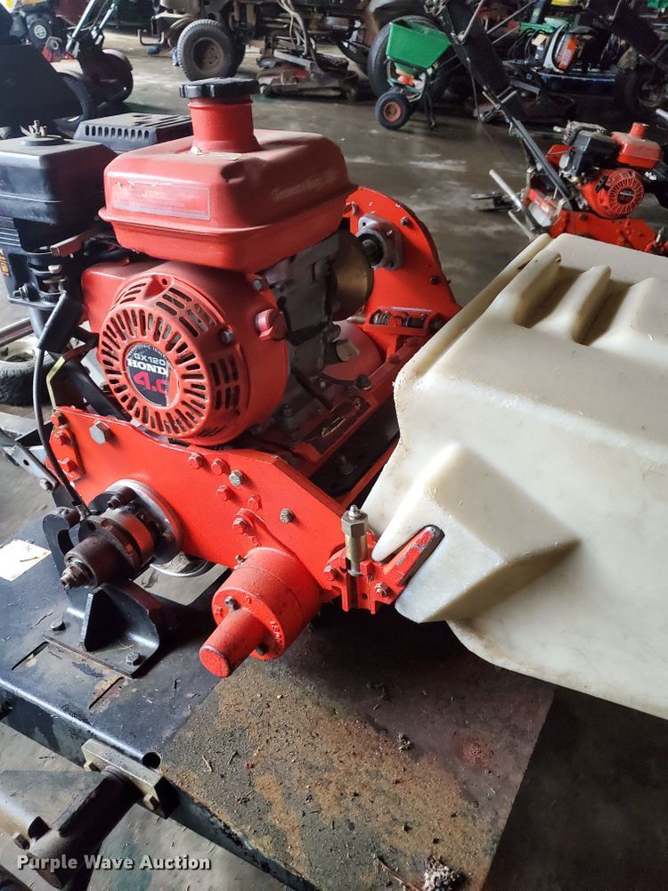 image for item GB9857 2005 Jacobsen Green King 518 greensmower