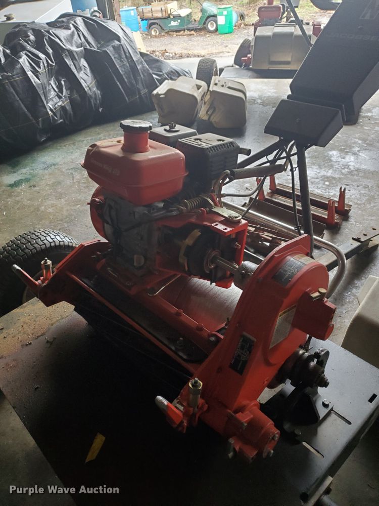 image for item GB9857 2005 Jacobsen Green King 518 greensmower