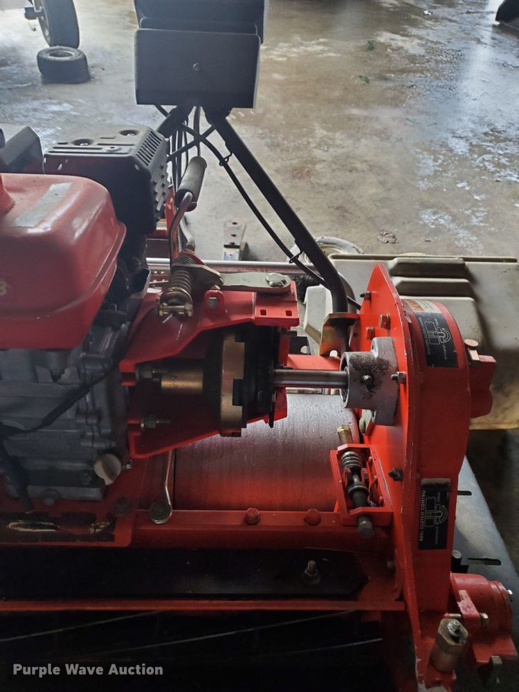 image for item GB9857 2005 Jacobsen Green King 518 greensmower