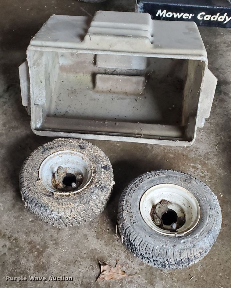 image for item GB9857 2005 Jacobsen Green King 518 greensmower