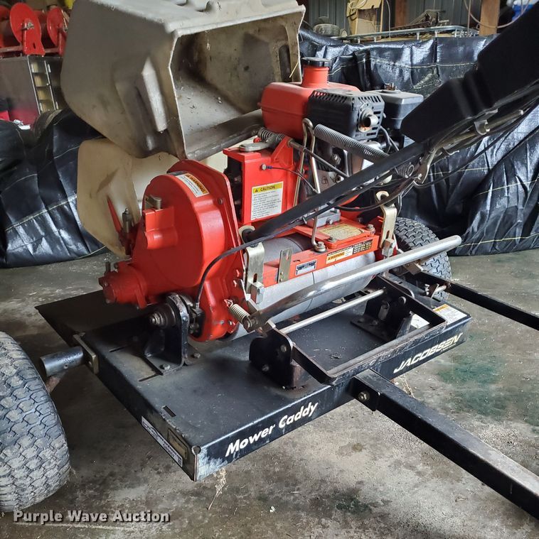 image for item GB9857 2005 Jacobsen Green King 518 greensmower