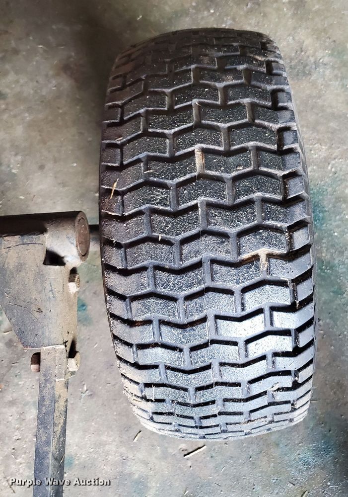 image for item GB9857 2005 Jacobsen Green King 518 greensmower