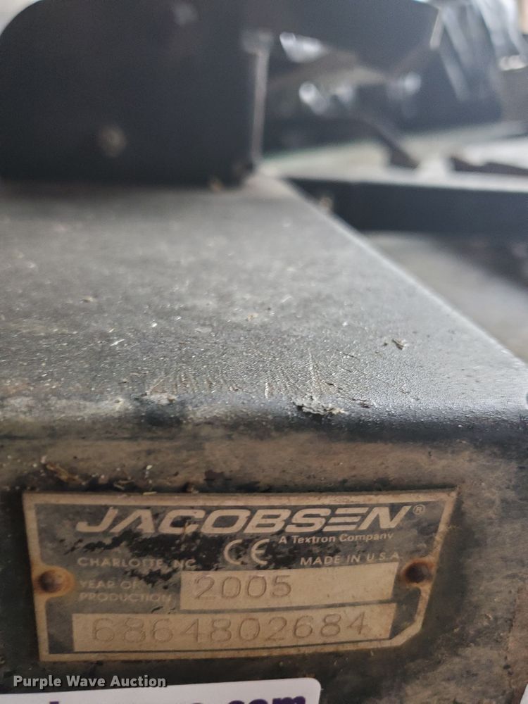 image for item GB9857 2005 Jacobsen Green King 518 greensmower