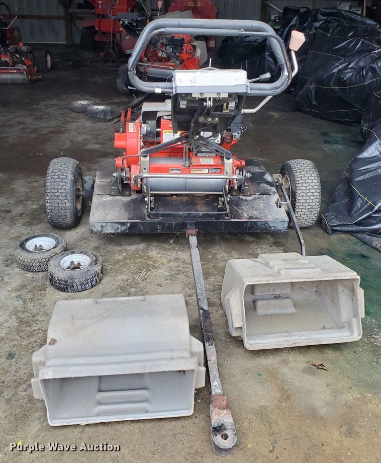 image for item GB9858 2005 Jacobsen Green King 518 greensmower