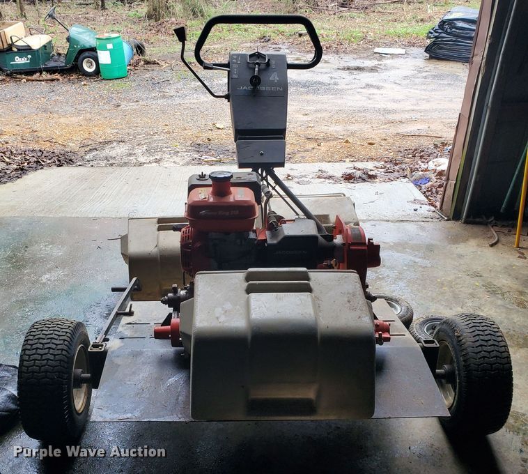 image for item GB9858 2005 Jacobsen Green King 518 greensmower