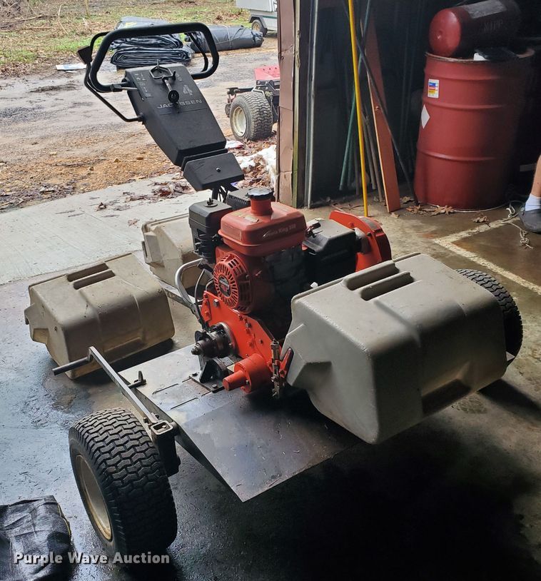 image for item GB9858 2005 Jacobsen Green King 518 greensmower