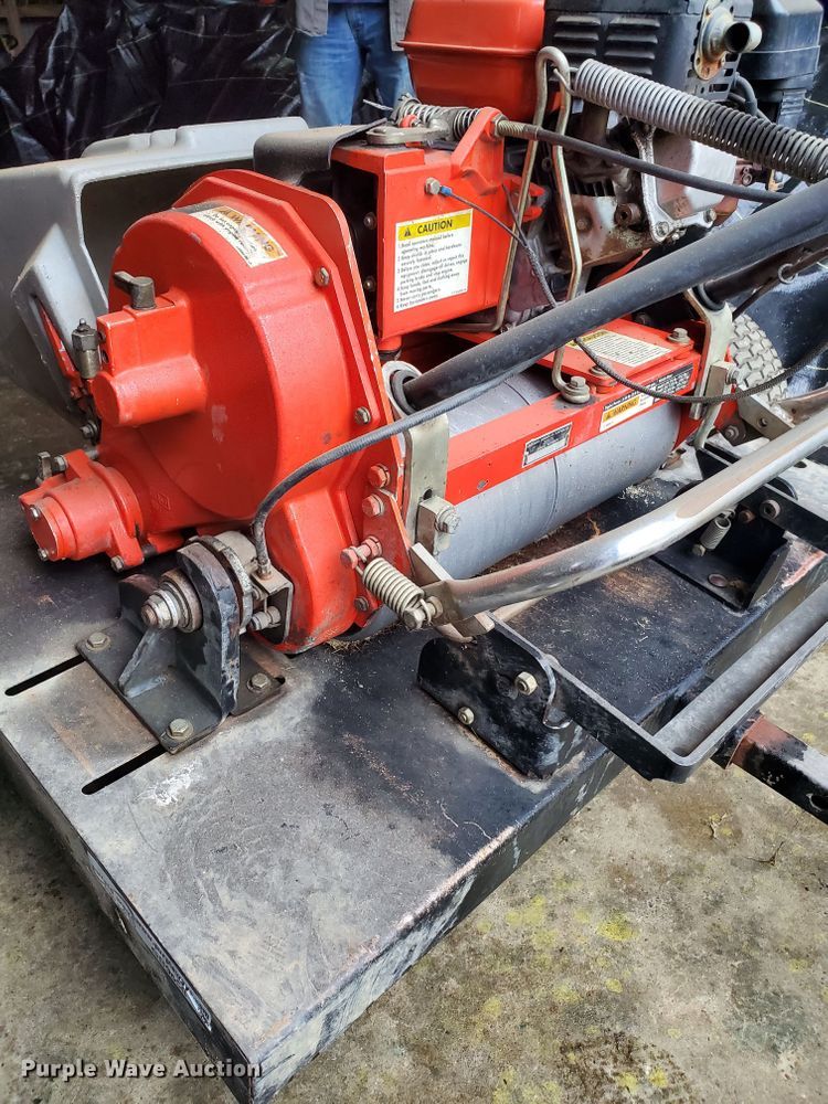 image for item GB9858 2005 Jacobsen Green King 518 greensmower