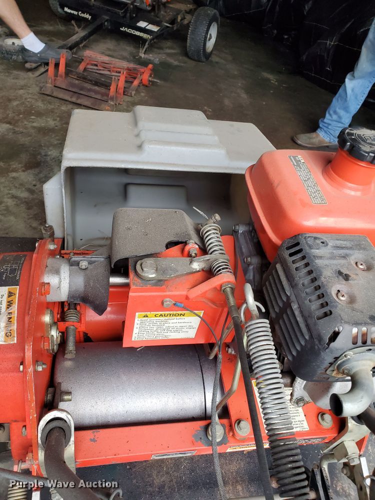 image for item GB9858 2005 Jacobsen Green King 518 greensmower